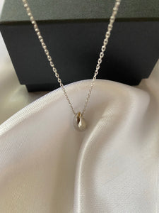 Deluxe Raindrop Pendant Necklace - Gold