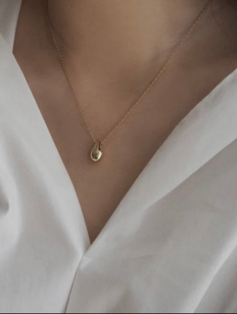 Deluxe Raindrop Pendant Necklace - Gold